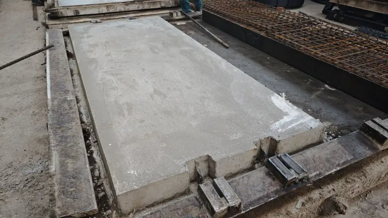 Betónové cestné panely