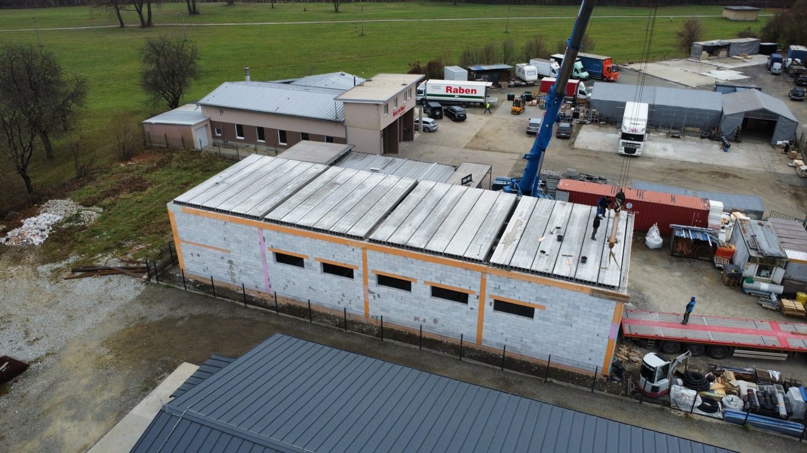 Polyfunkčná budova Bardejov — stropné panely SP265, foto 4