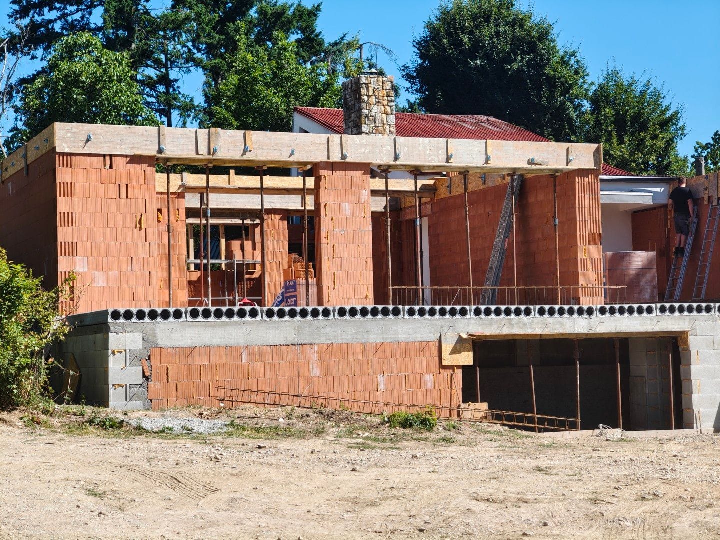 Rodinný dom Zemplínska šírava — panely SP200 a terasa s vyložením 2,5 m, foto 2